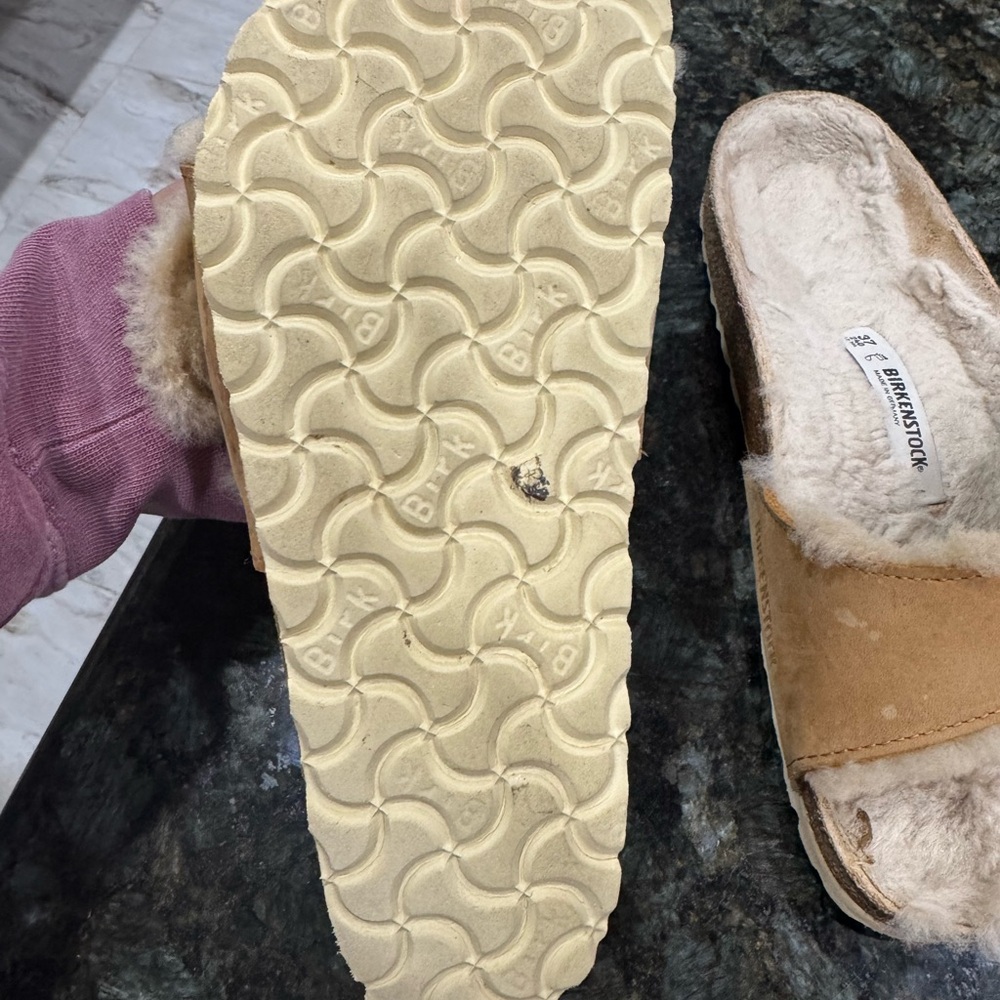 Birkenstock Madrid Big Buckle Tan Shearling Clogs - Picture 9 of 13